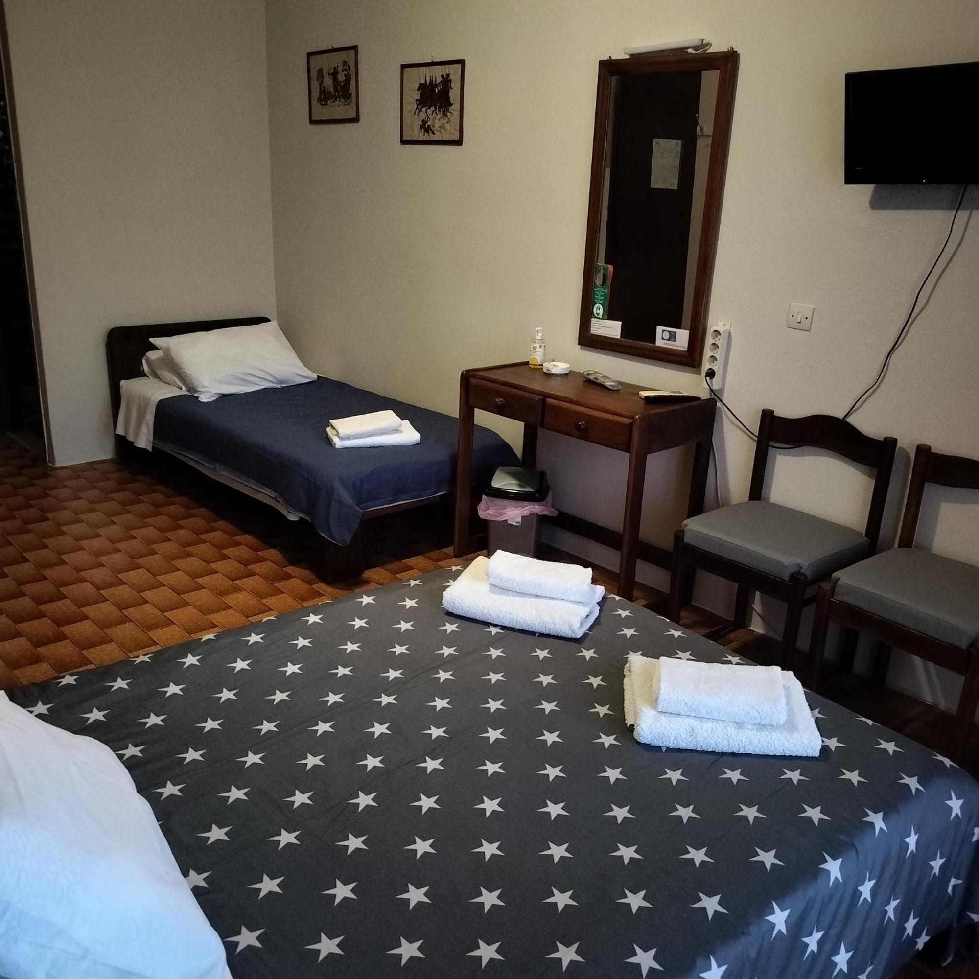 Bissias Guest House Galatás Екстериор снимка