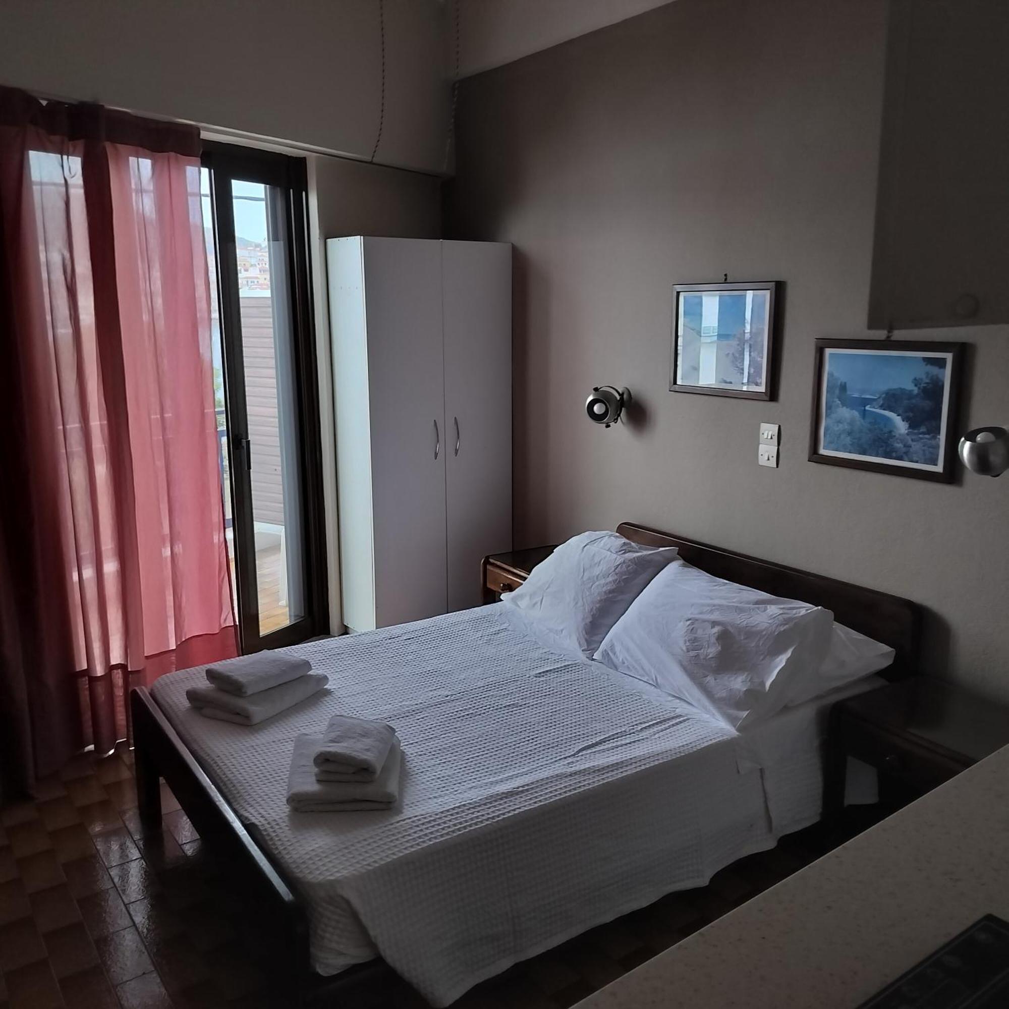 Bissias Guest House Galatás Екстериор снимка