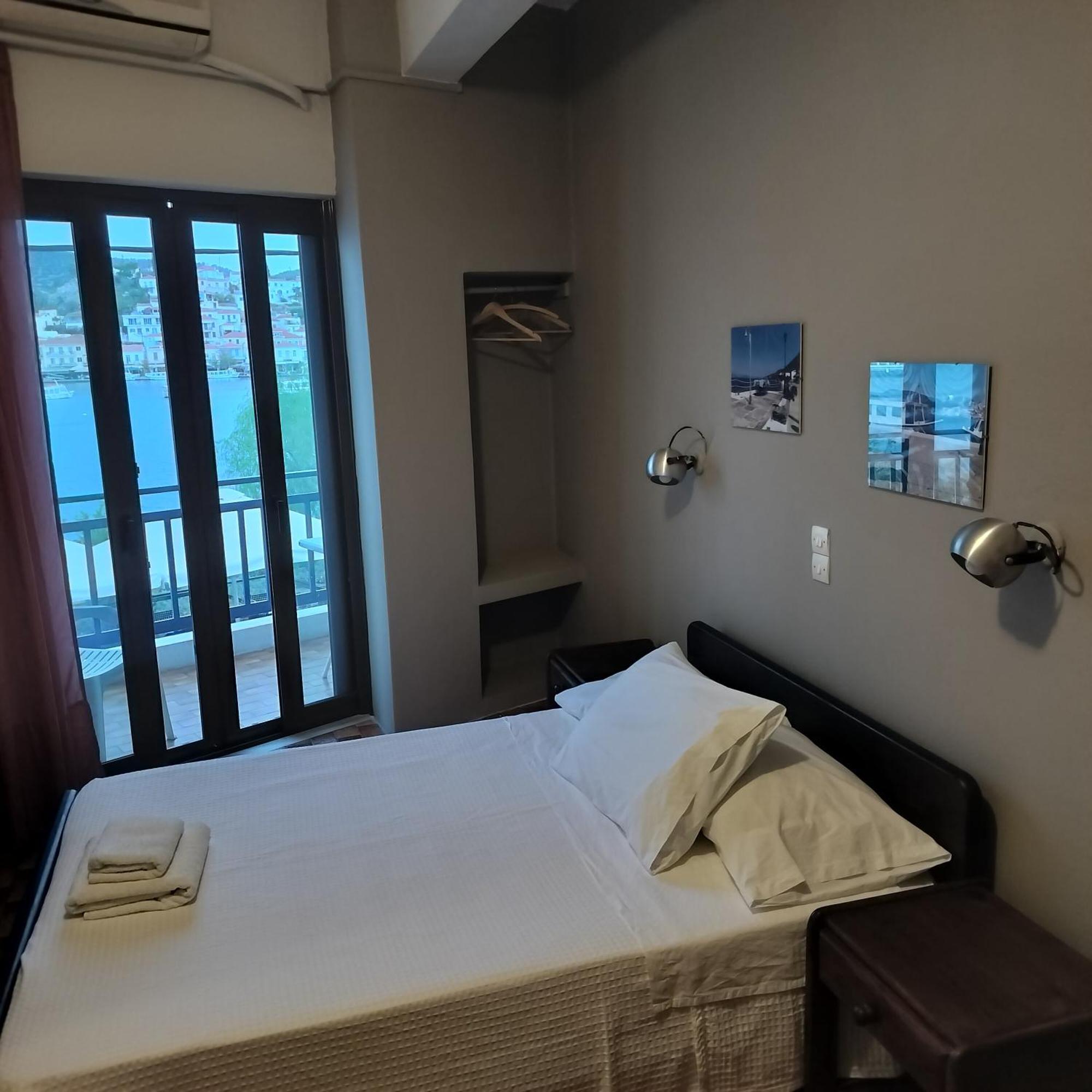 Bissias Guest House Galatás Екстериор снимка