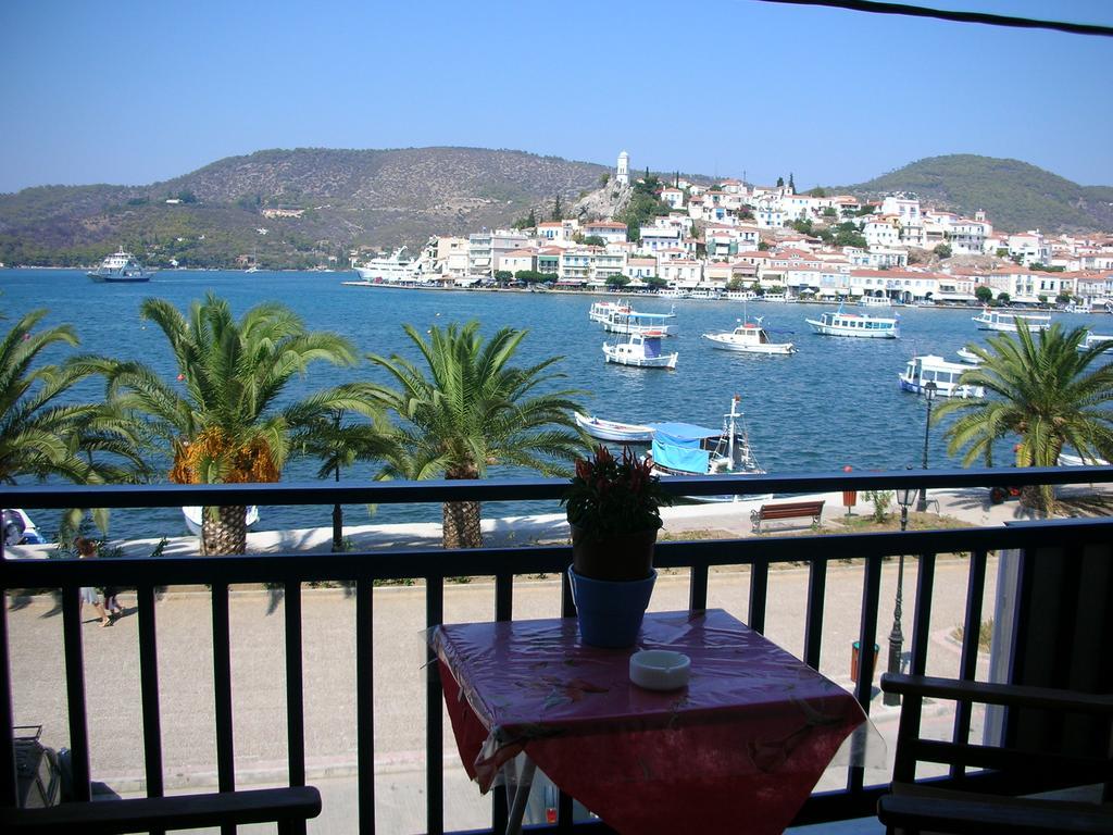 Bissias Guest House Galatás Екстериор снимка