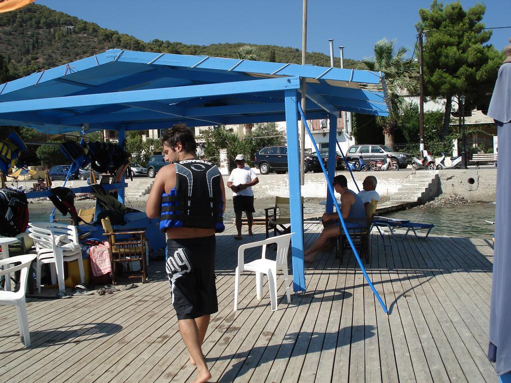 Bissias Guest House Galatás Екстериор снимка