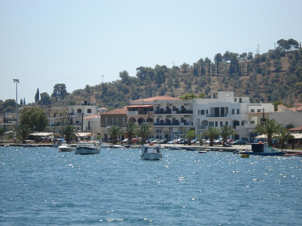 Bissias Guest House Galatás Екстериор снимка
